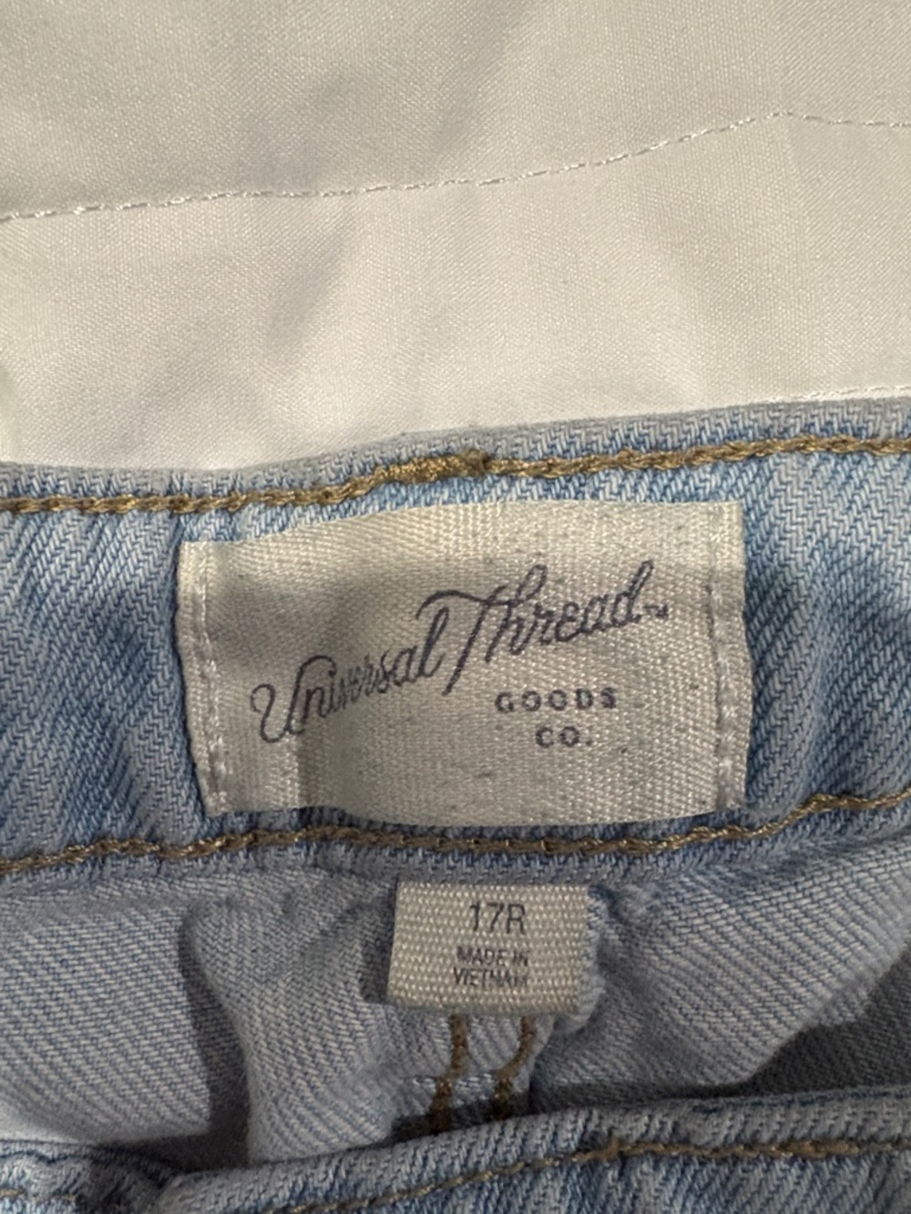 Universal Thread Light Blue Denim Cargo Jeans - Picture 5 of 8